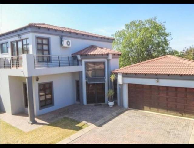 3 BEDROOM TOWNHOUSE FOR SALE IN EMFULENI GOLF ESTATE